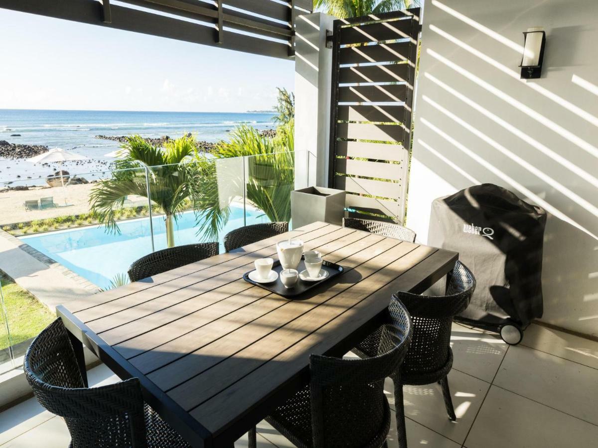 Beachfront & Pool Serviced Apartment With Stunning View - Closest To The Beach Than Most Hotel Triolet Exterior photo