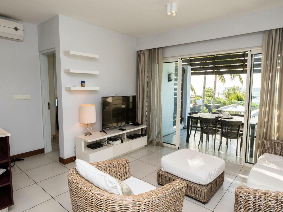 Beachfront & Pool Serviced Apartment With Stunning View - Closest To The Beach Than Most Hotel Triolet Exterior photo