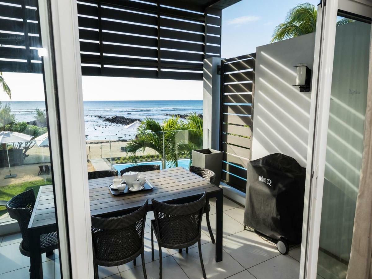 Beachfront & Pool Serviced Apartment With Stunning View - Closest To The Beach Than Most Hotel Triolet Exterior photo